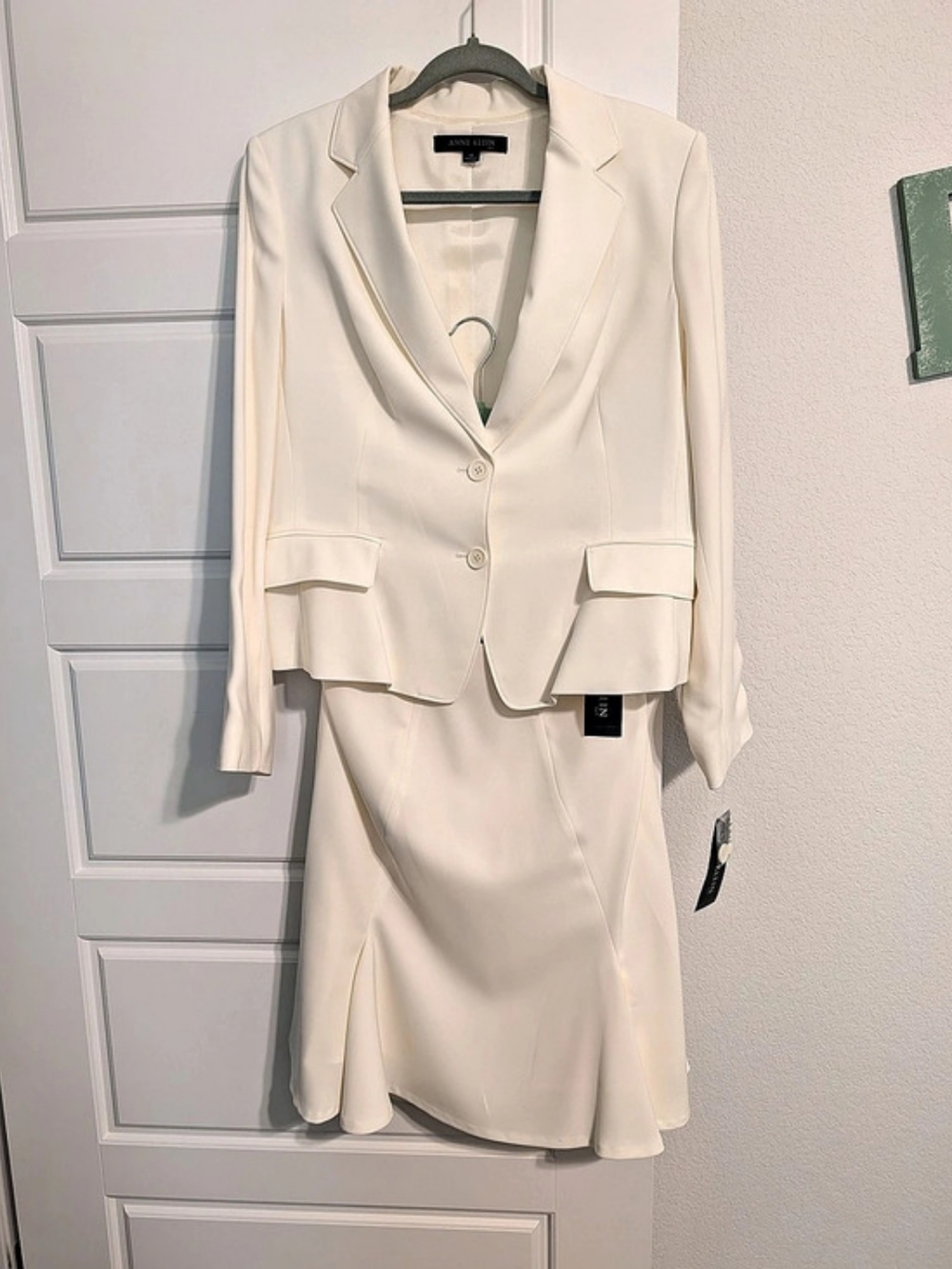 Anne Klein Women's Blazer Skirt Suit in White Size 10 NWT
